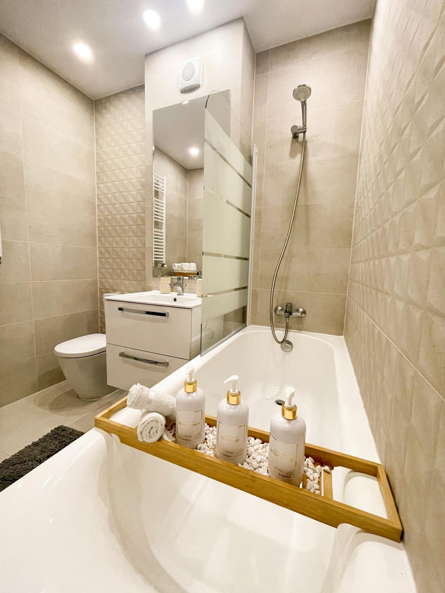 Appartement Metropolis Elegance à Bucarest Extérieur photo